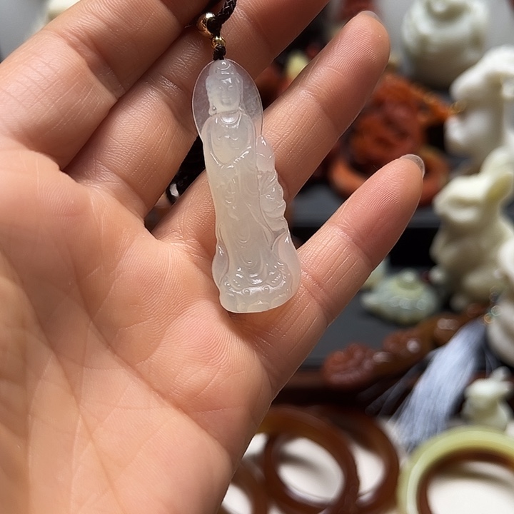 蛇纹石玉吊坠未镶嵌