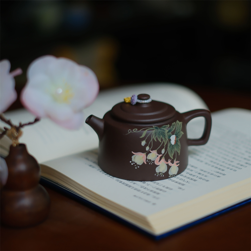 大碗茶器【蓝铃花】半月·130cc·内推球孔手绘花紫砂壶