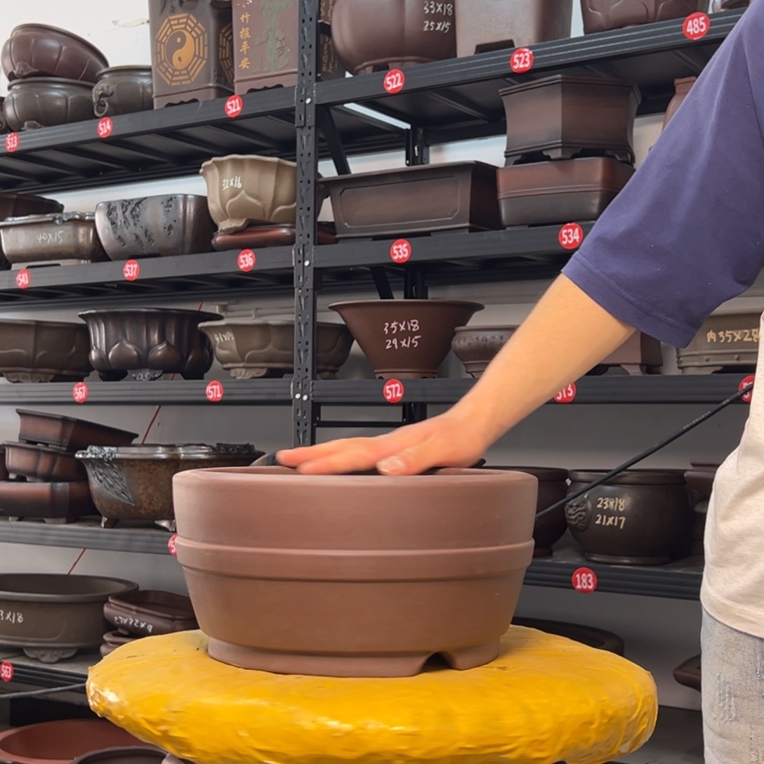 紫砂花盆呜呜呜呜