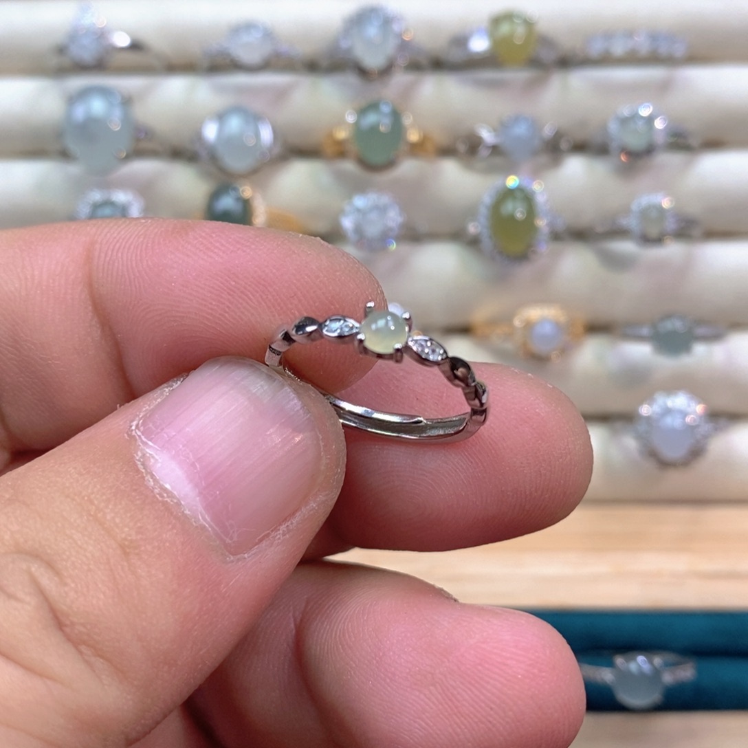 翡翠未镶嵌戒指翡翠