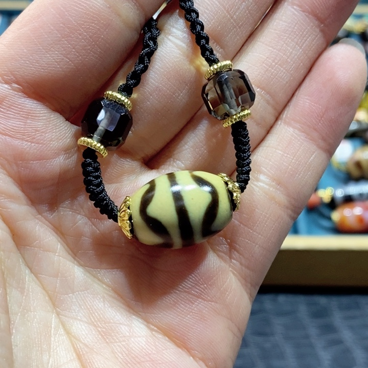 玛瑙/玉髓颈饰合金16