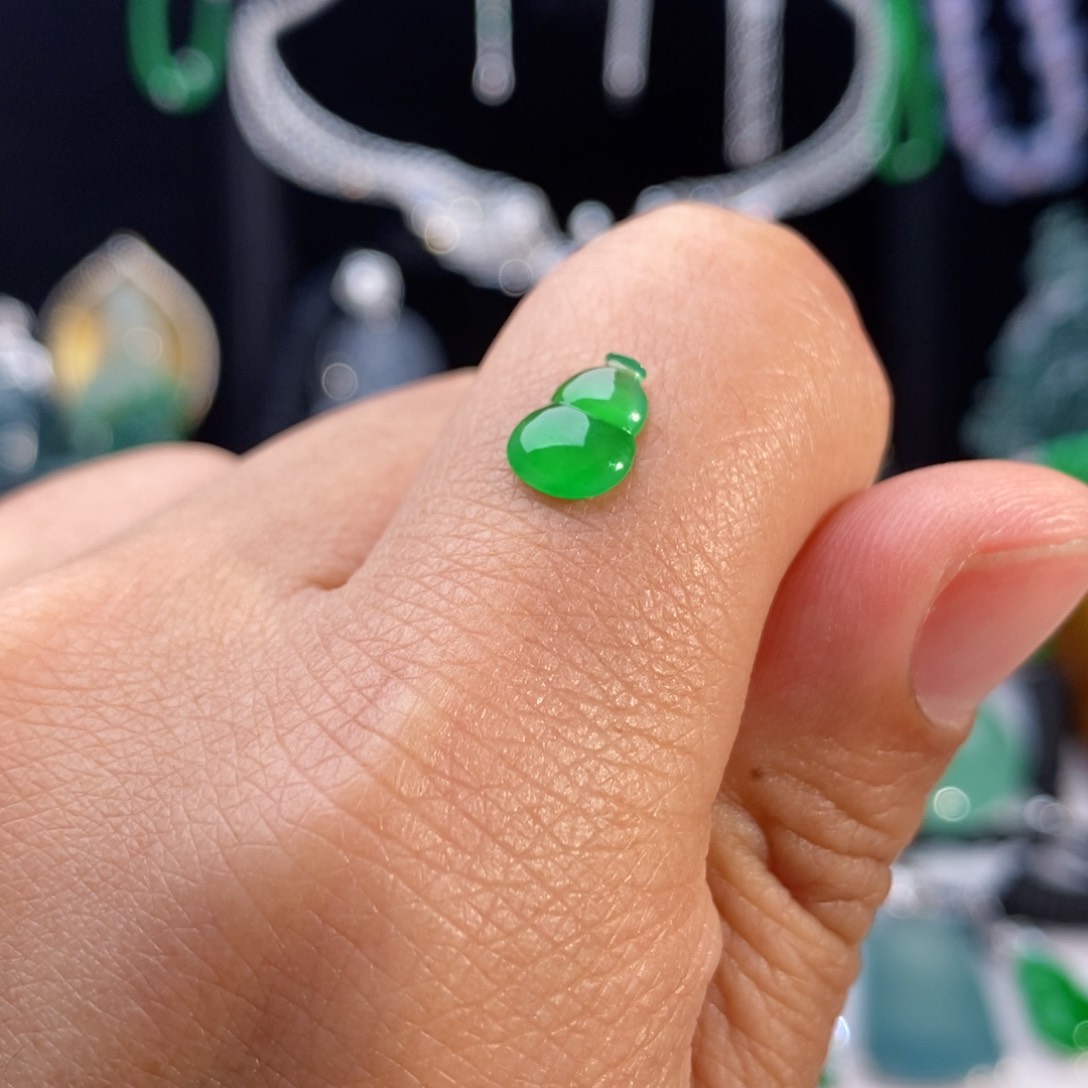 定制翡翠未镶嵌冰绿小葫芦