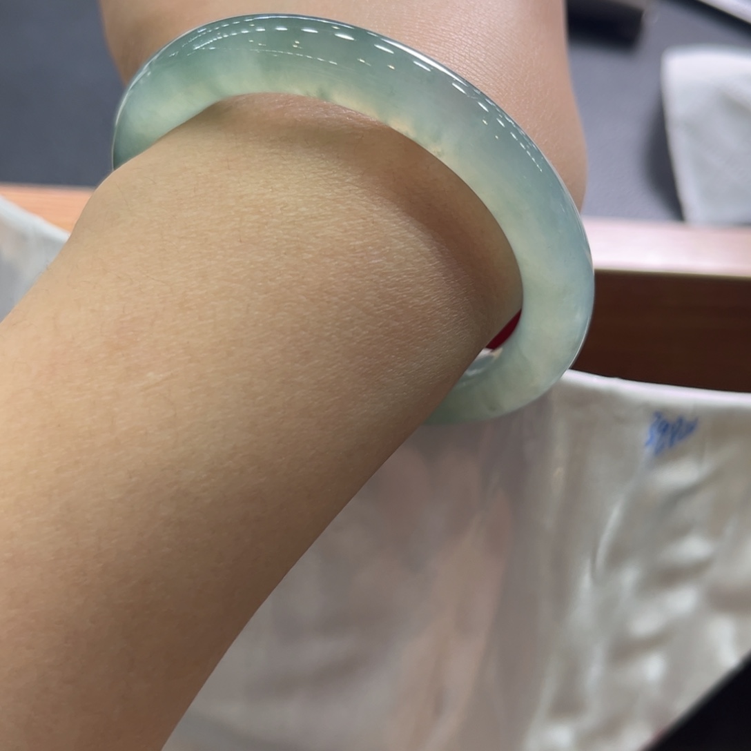 翡翠未镶嵌手镯51.5圆条