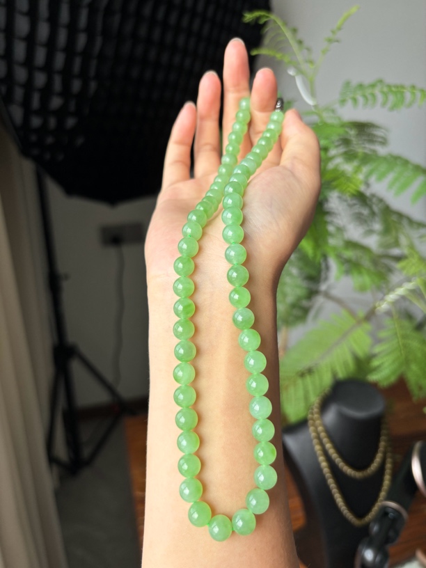 天然俄罗斯碧玉苹果绿8mm56颗项链