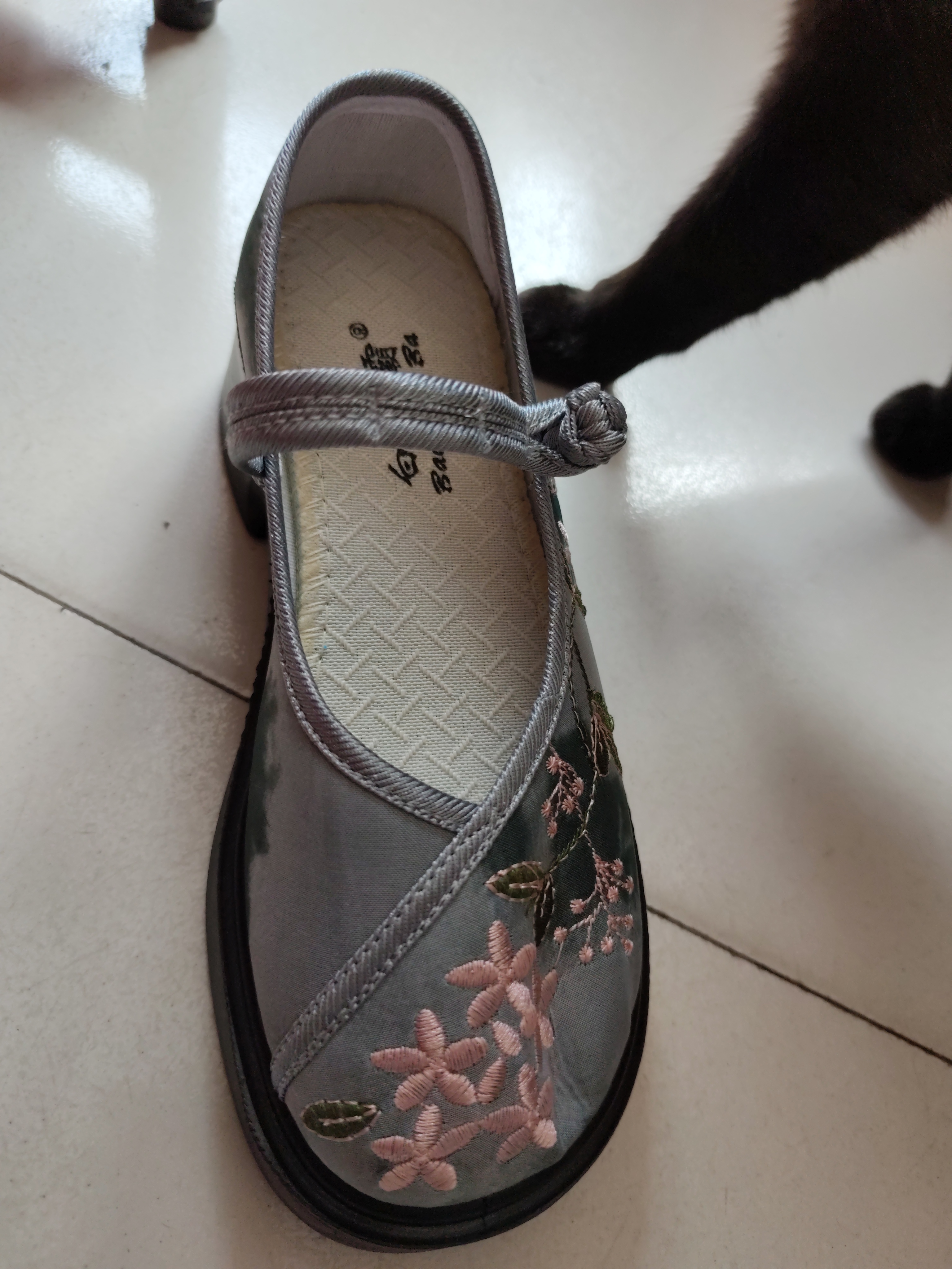 低帮一字式扣带春季软底汉服鞋绣花布鞋单鞋浅口老北京布鞋
