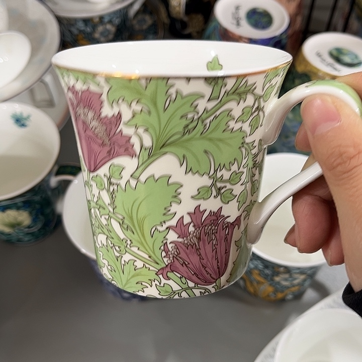 瓷片微瑕骨瓷绿马克杯一个