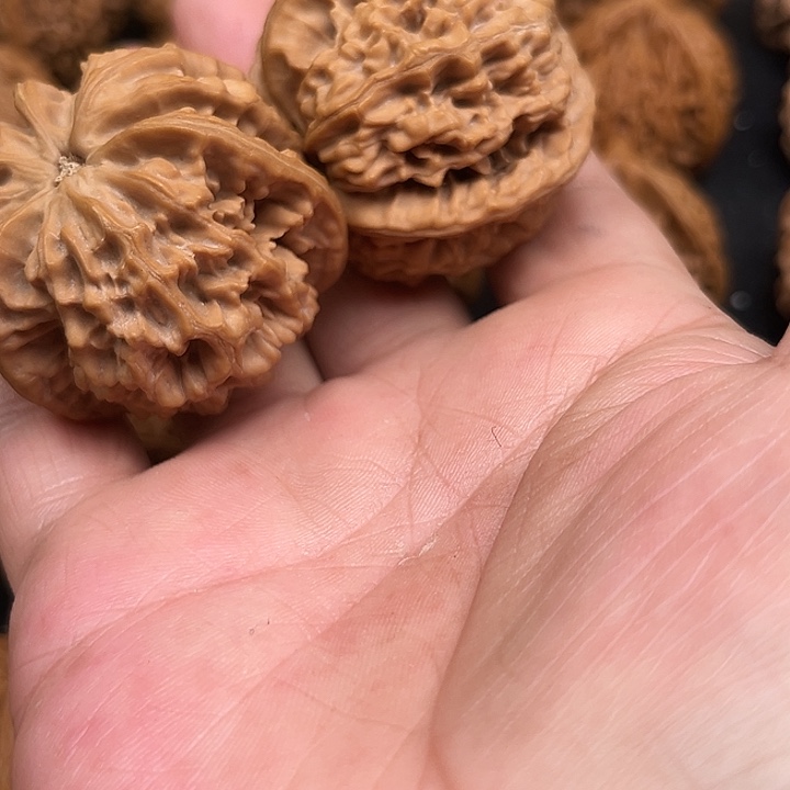 M***u吊坠文玩核桃你们都在