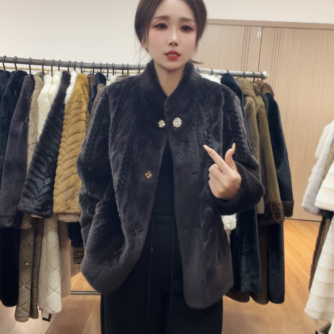 11号皮毛一体外套