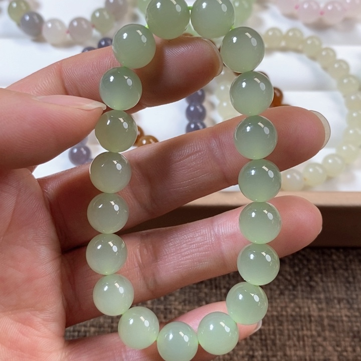 和田玉手串未镶嵌是****