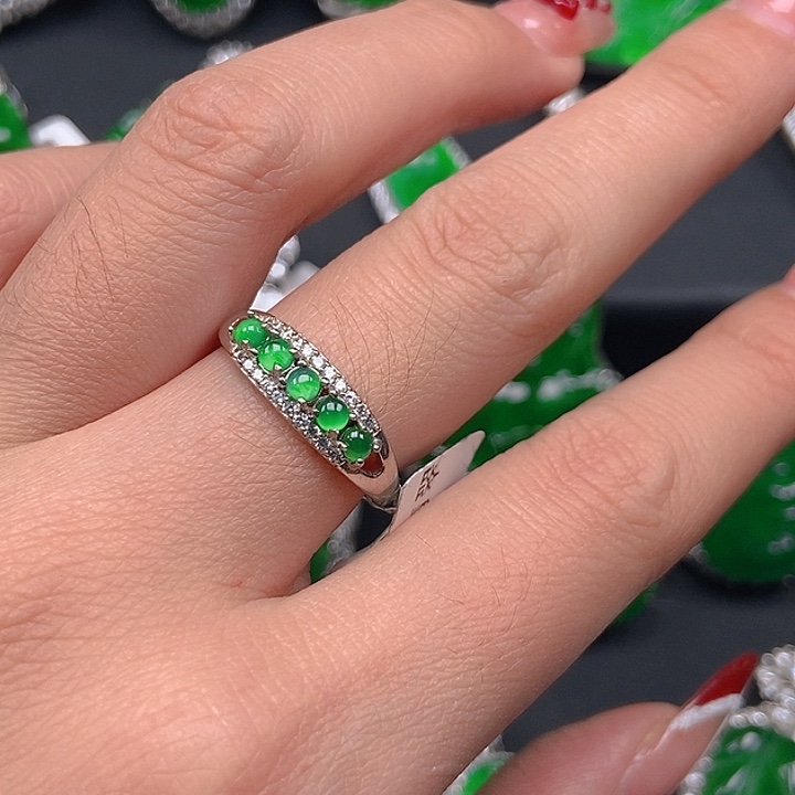 翡翠戒指未镶嵌翡翠