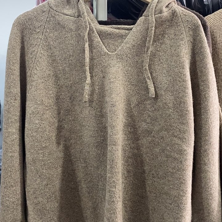 100%美丽诺羊毛加厚帽衫颜色随机