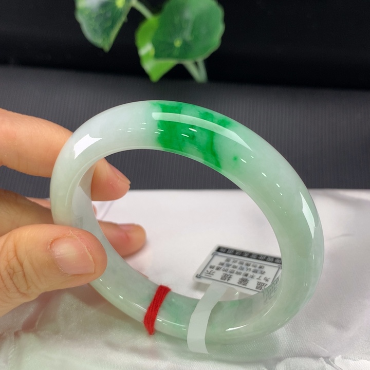 翡翠未镶嵌手镯正圈54