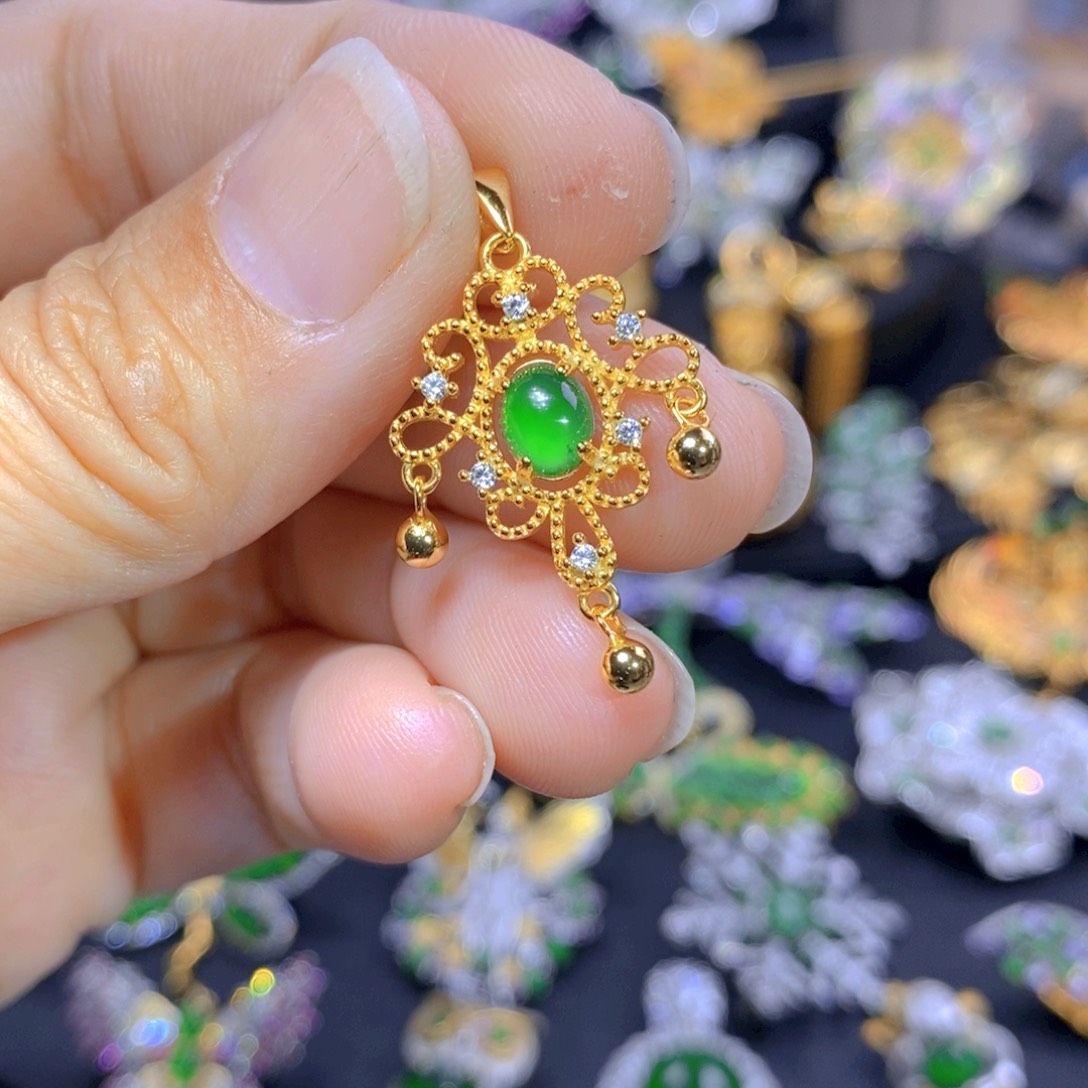 翡翠耳钉银S925镶嵌天然翡翠