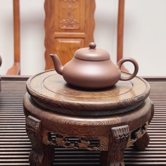 茶壶紫砂黄龙山原矿底槽清半手工瑕(160 cc)