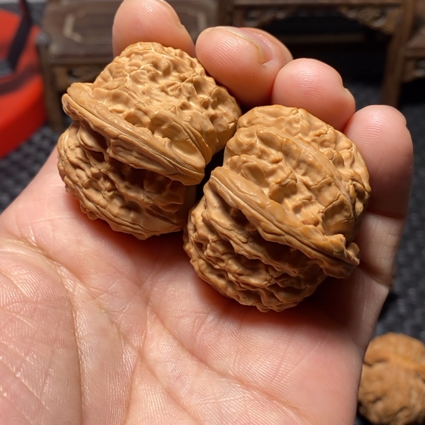 【闪购商品】文玩核桃吊坠41尺，全品白狮子