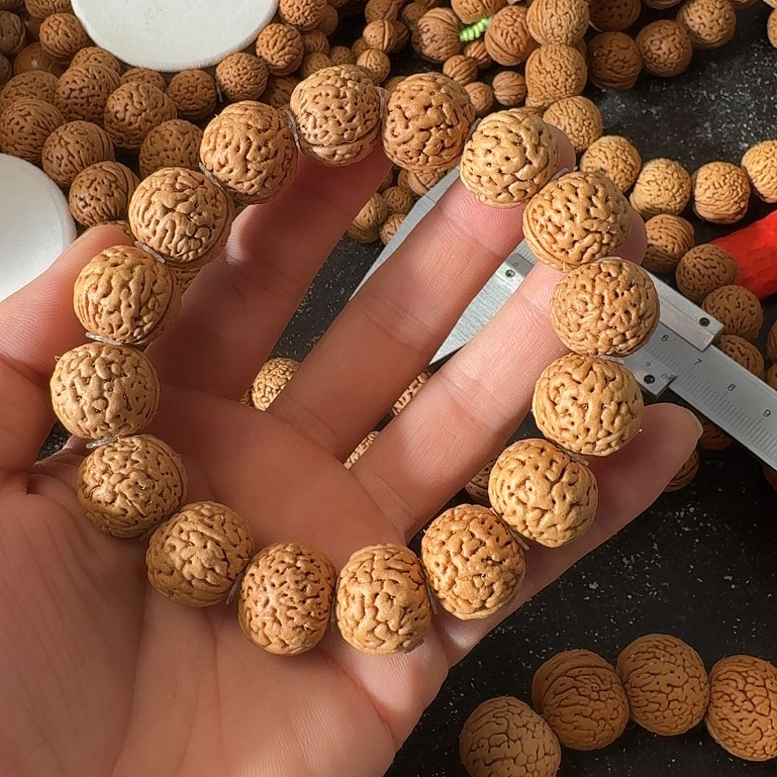 大***蒋桃核吊坠野生手串