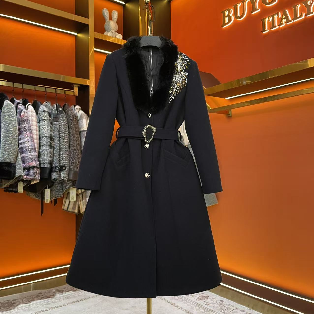 【桃子】气质冬季轻奢小香风兔毛领羽绒服中长款 Y904