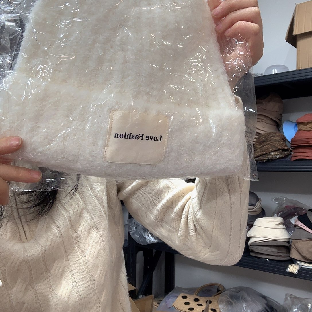 纯棉白色毛线帽厚款