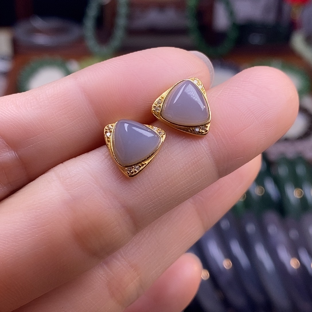 颈饰未镶嵌和田玉烟紫银耳钉