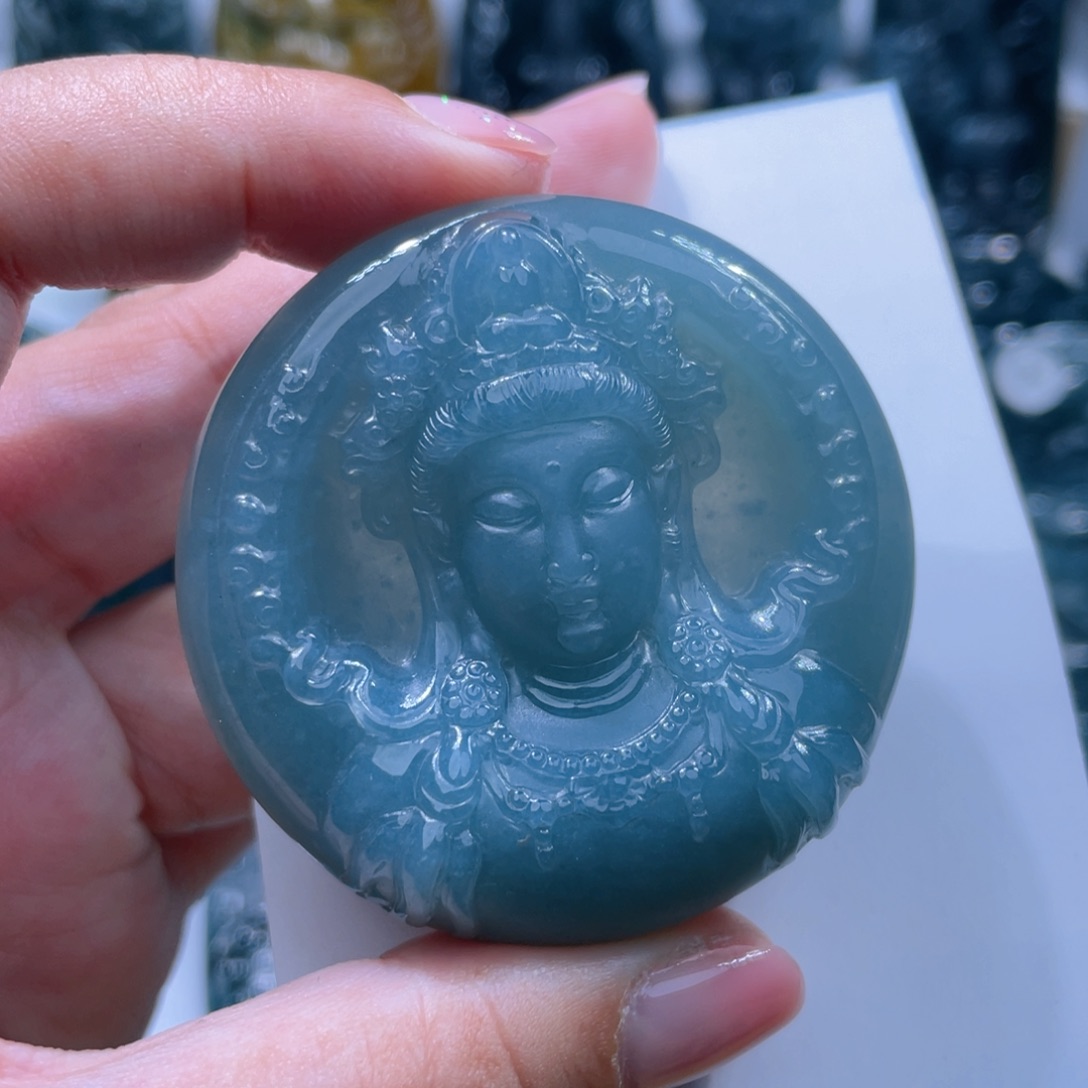 翡翠颈饰未镶嵌西**话