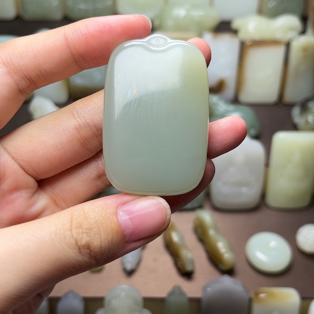 和田玉颈饰未镶嵌B****逆