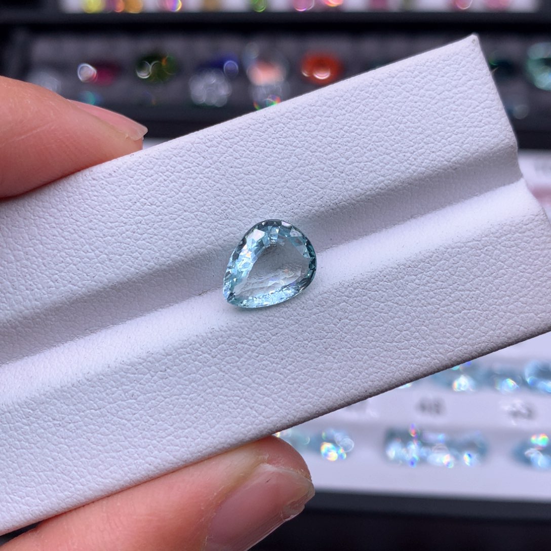 海蓝宝石裸石未镶嵌