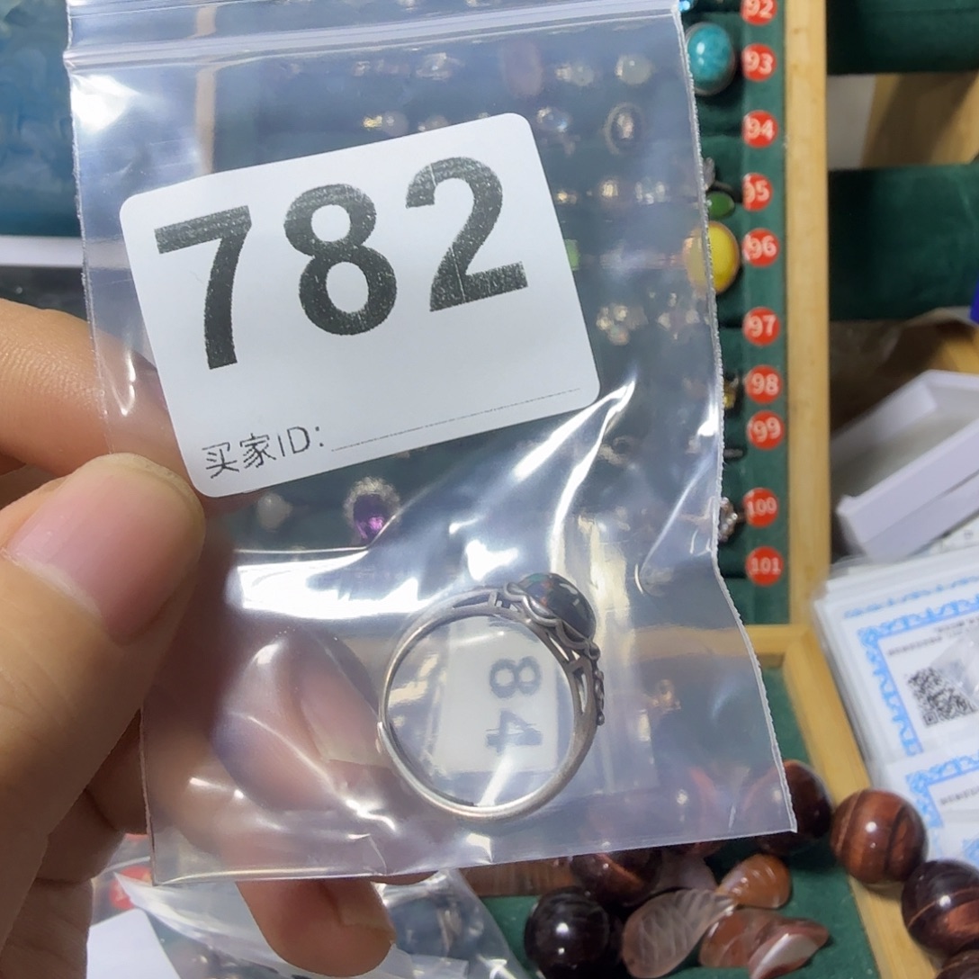 鱼****欧泊银S925镶嵌戒指