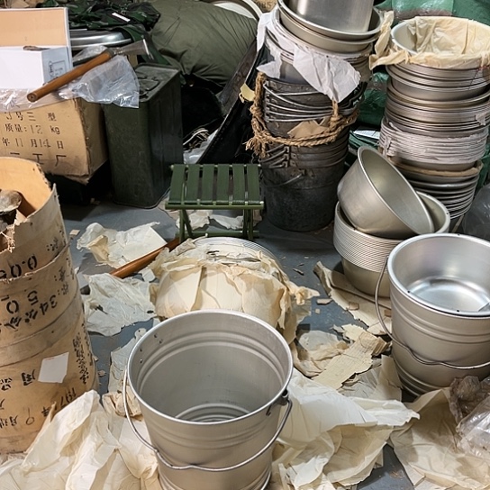 【闪购商品】两个全新氧化铝水桶