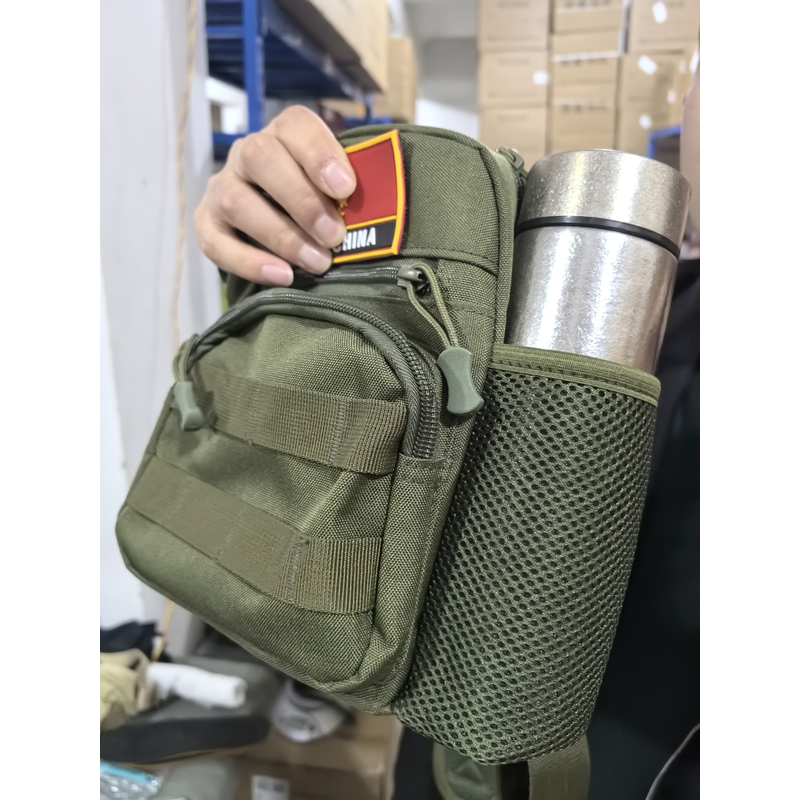 新款胸包挎包万向轮的