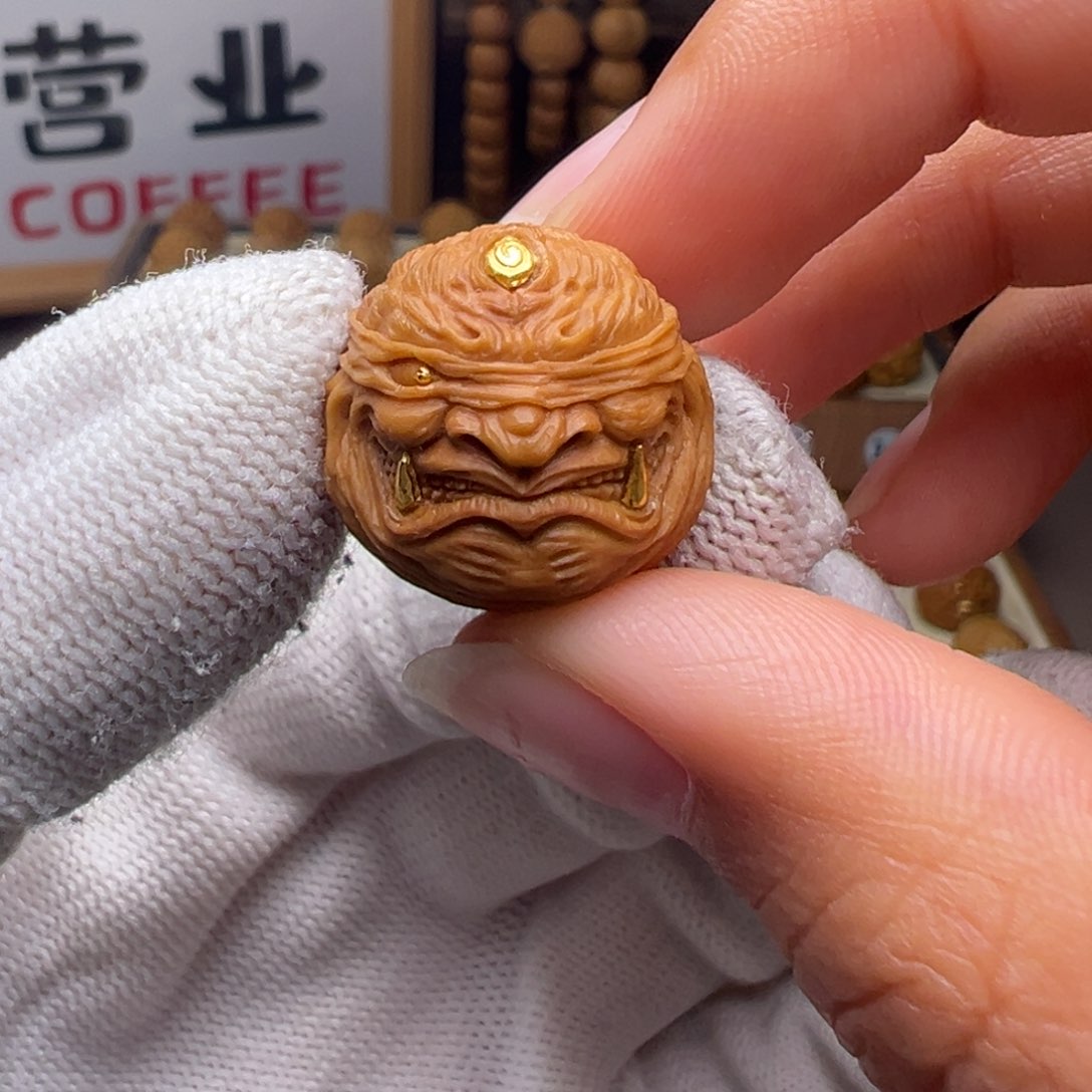 猴头核桃把件精修镶嵌金18左右尺寸盲僧全品有正常封口线