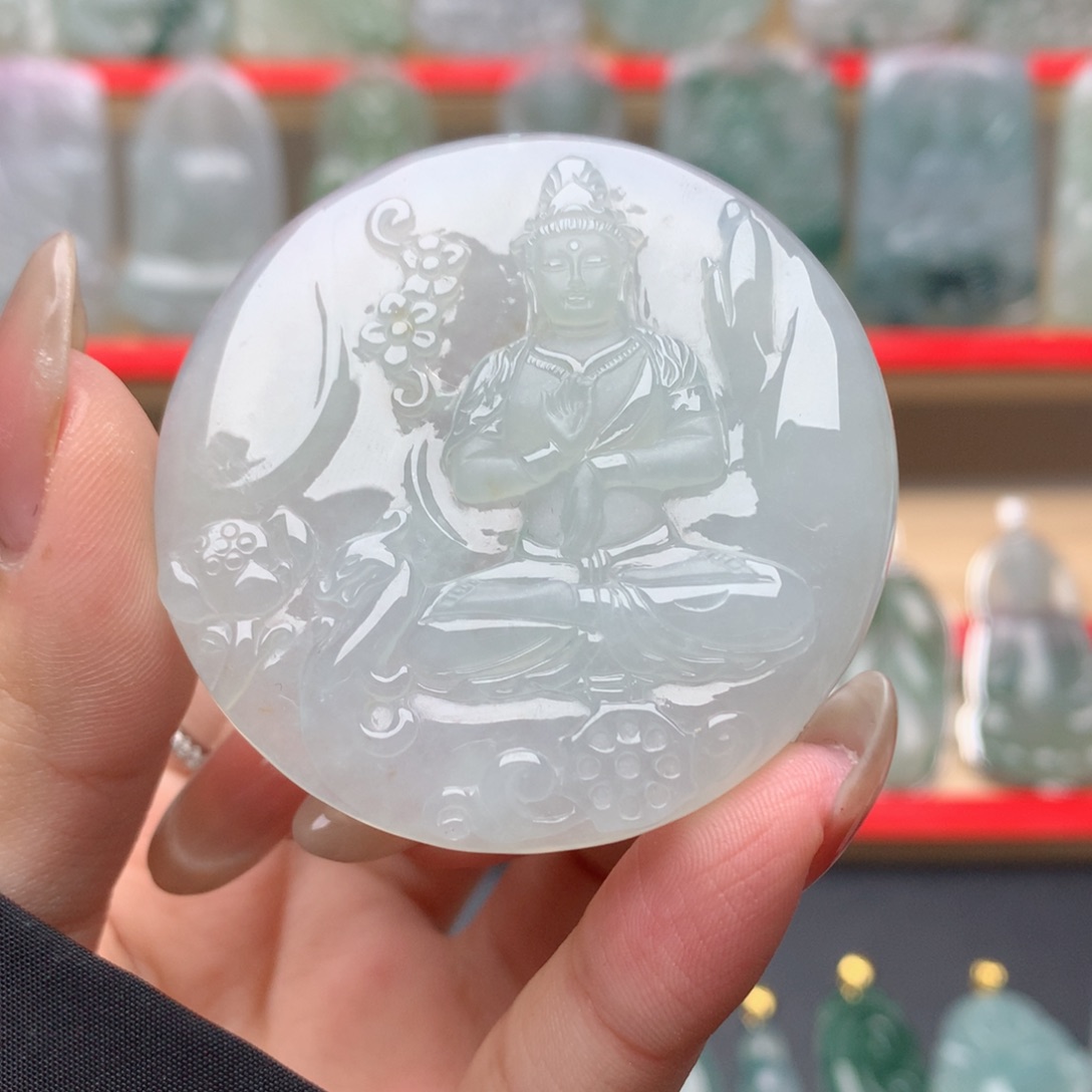 翡翠颈饰未镶嵌观音