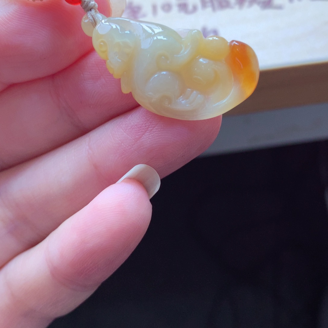 翡翠颈饰未镶嵌吊坠