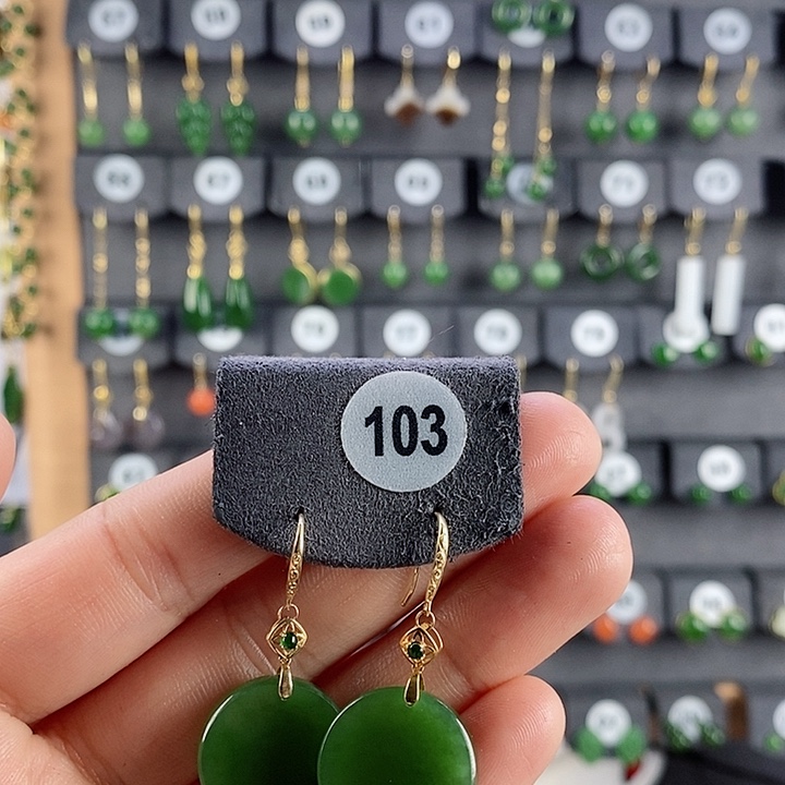 和田玉耳饰18K金镶嵌问****耳饰