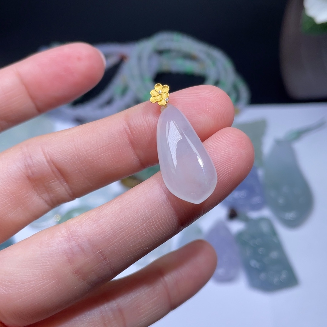翡翠颈饰18K金镶嵌瓜