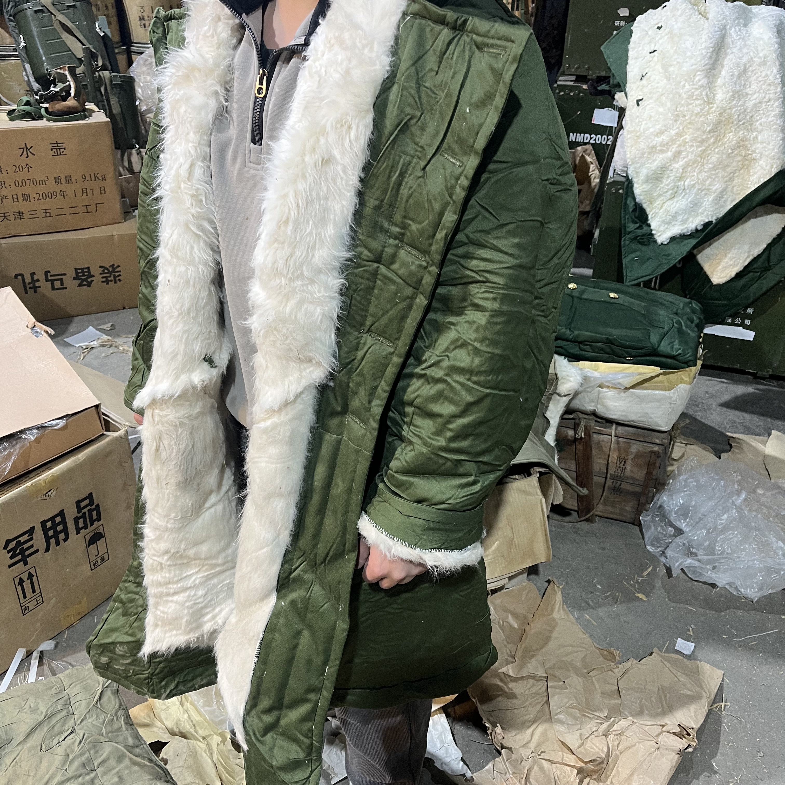 正品87胶木扣羊毛皮大衣