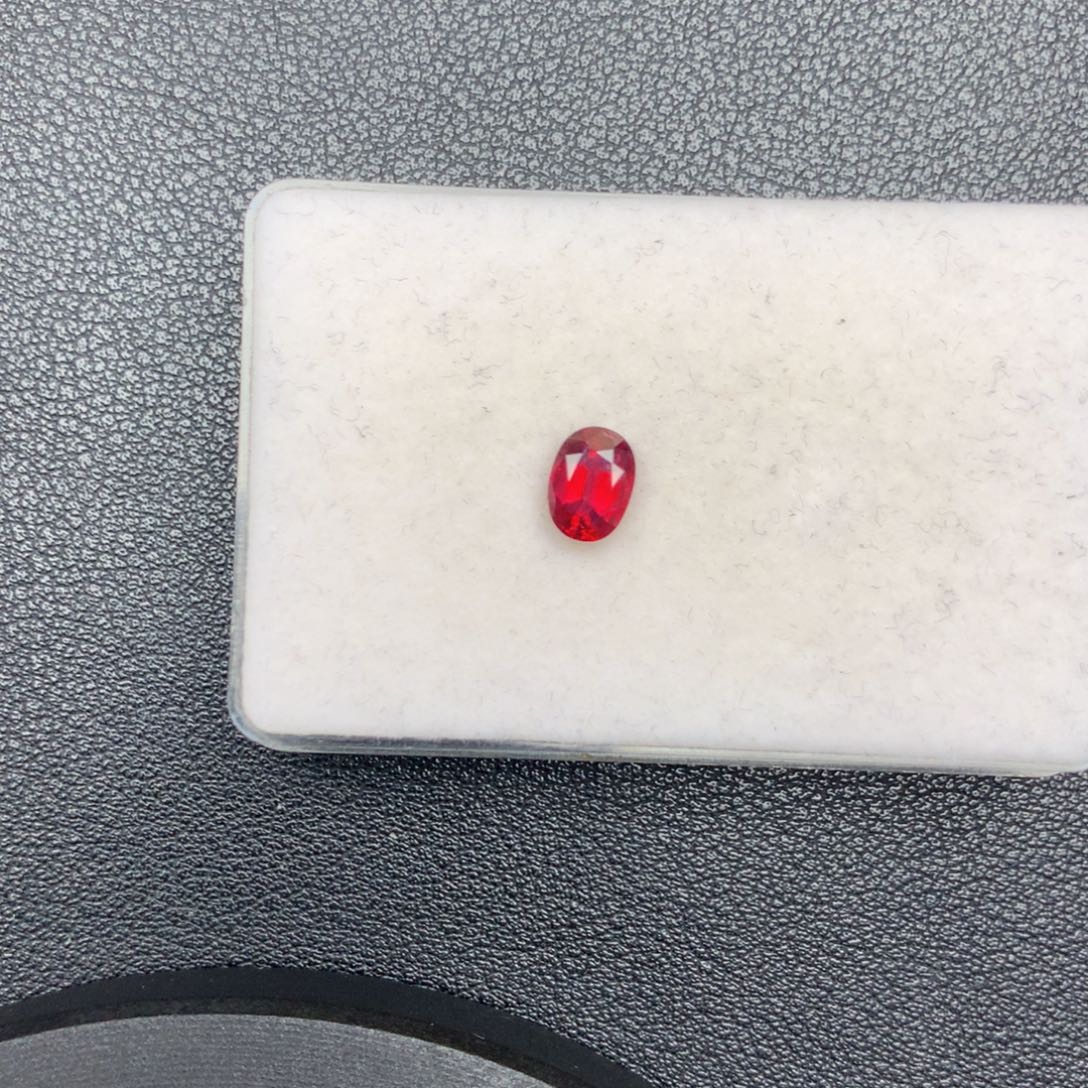 志***链红宝石裸石无烧鸽血红1.07ct