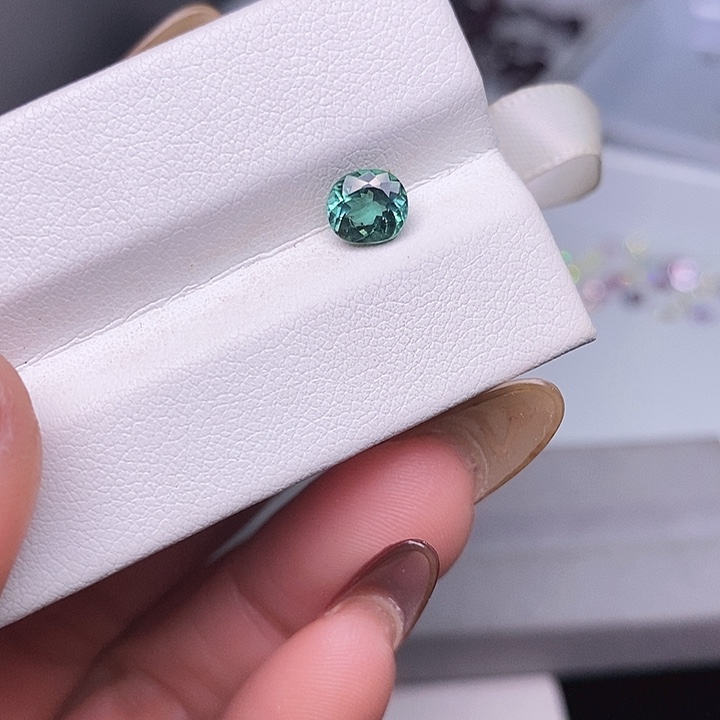 绿色碧玺裸石未镶嵌