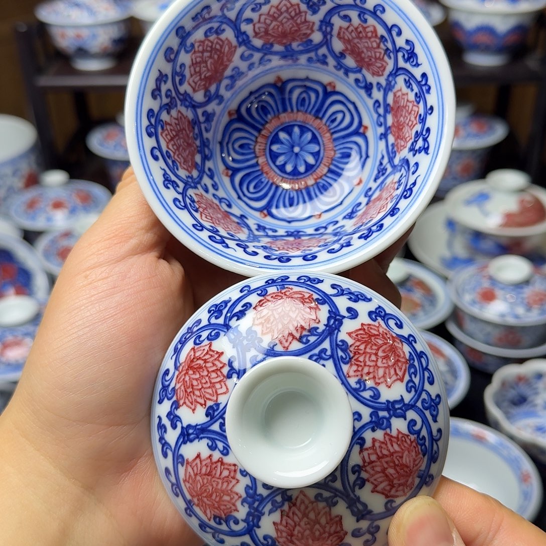 青花釉里红满绘元宝盖碗