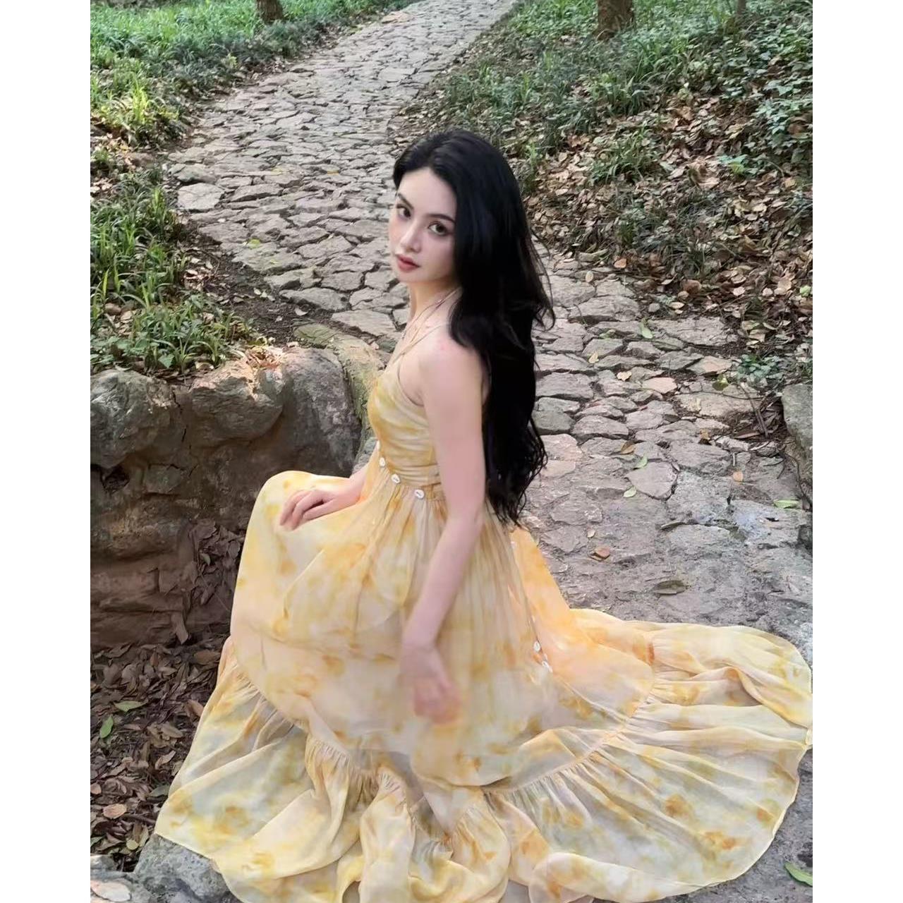 小陈金盏风铃 法式晕染吊带连衣裙夏海边度假风大裙摆长裙