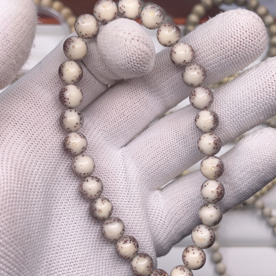 Y***。星月菩提手串8圆手持大留白