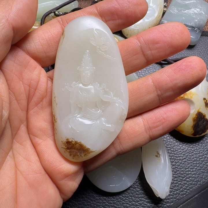 和田玉挂件未镶嵌东****练