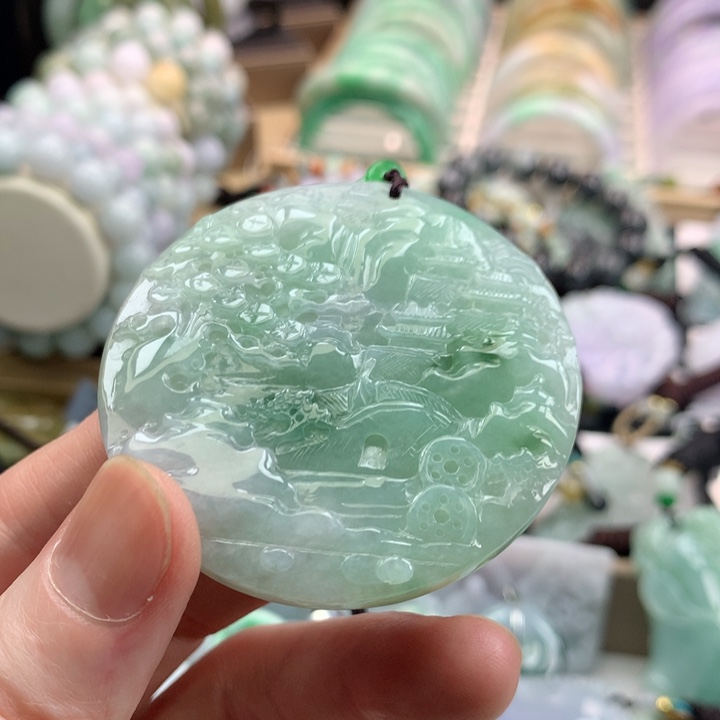 翡翠未镶嵌颈饰吊坠