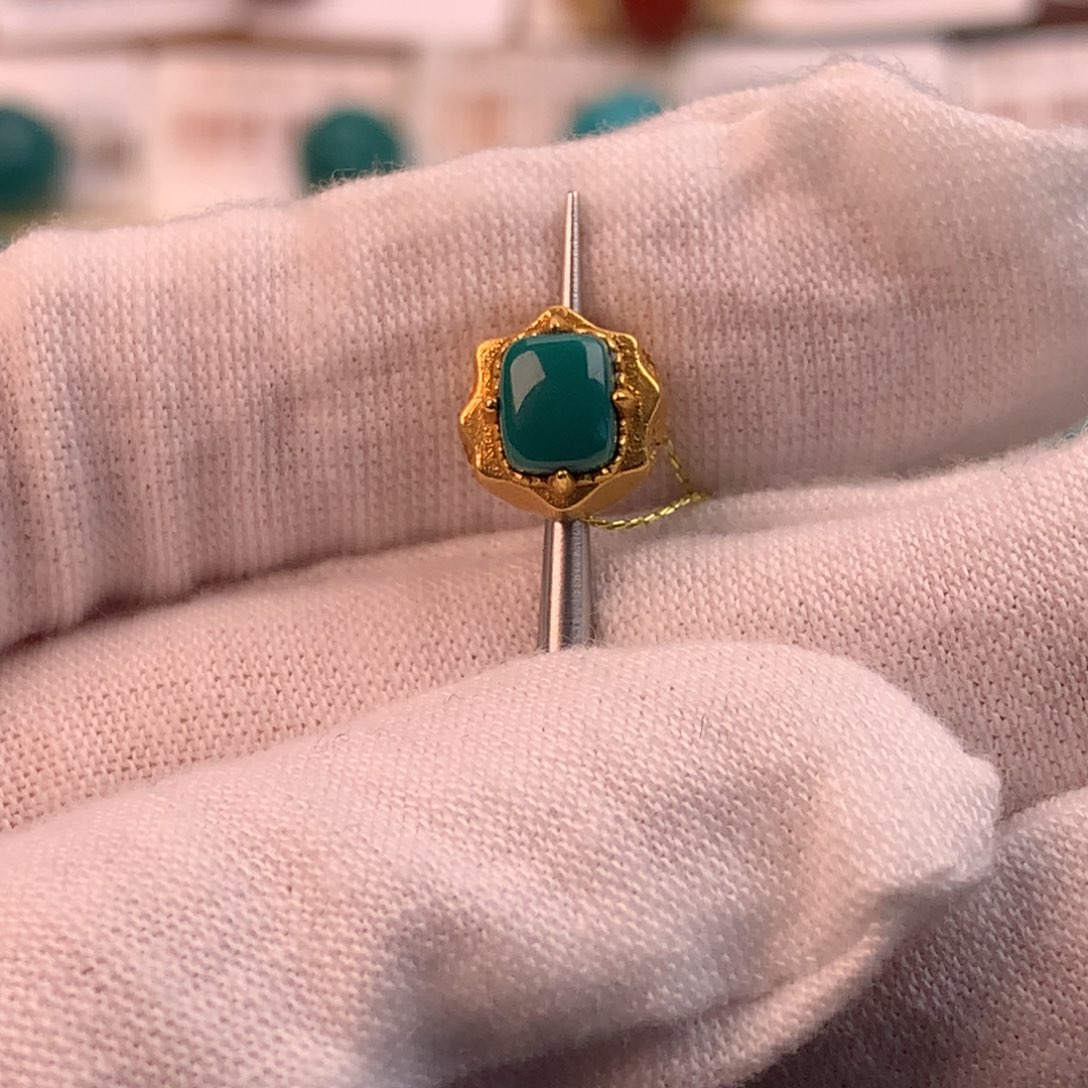 绿松石18K金镶嵌配饰蕊8.7