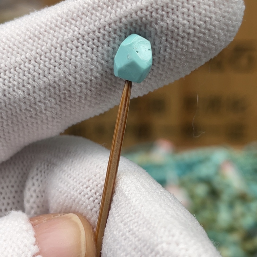 绿松石未镶嵌挂件