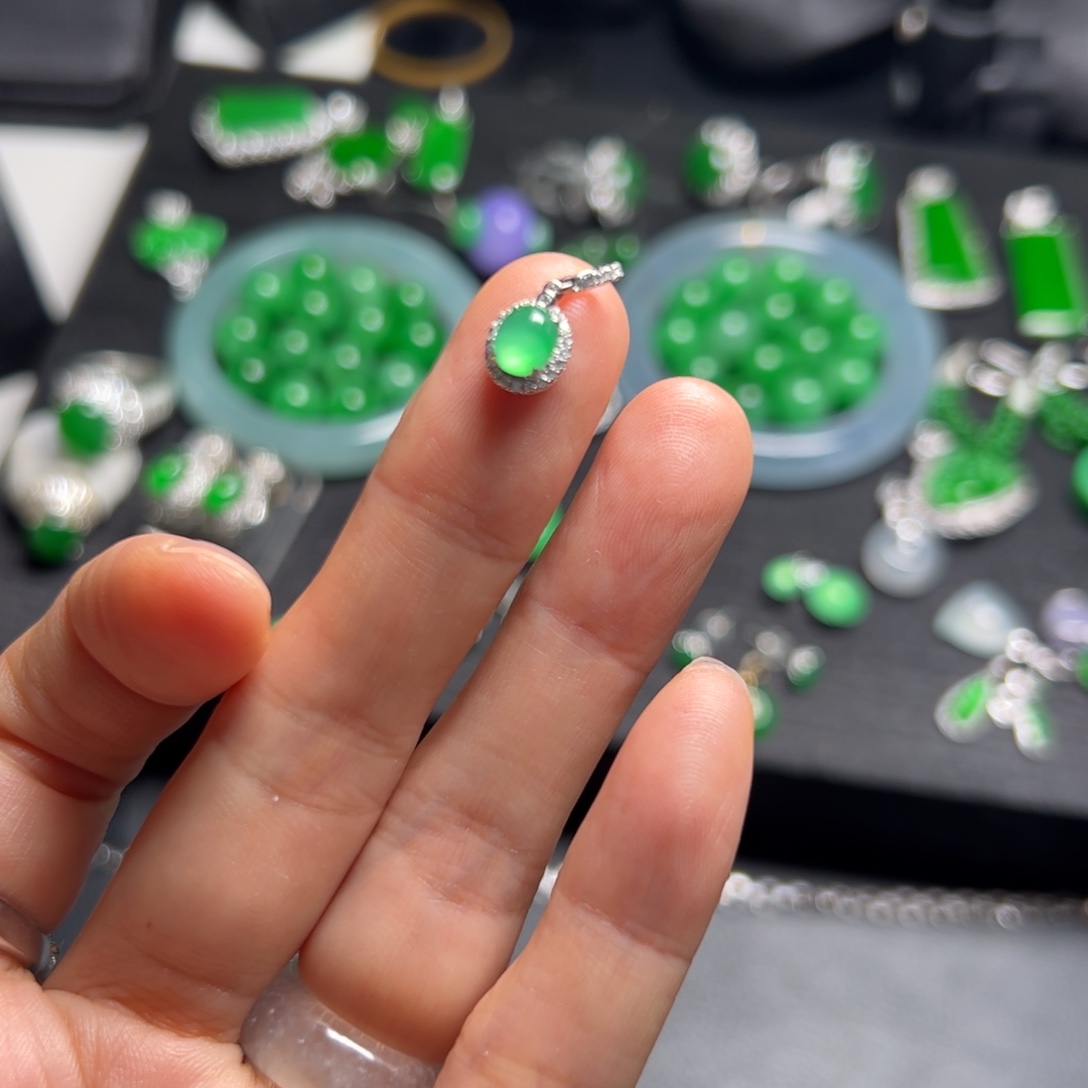 翡翠未镶嵌颈饰天然缅甸翡翠吊坠