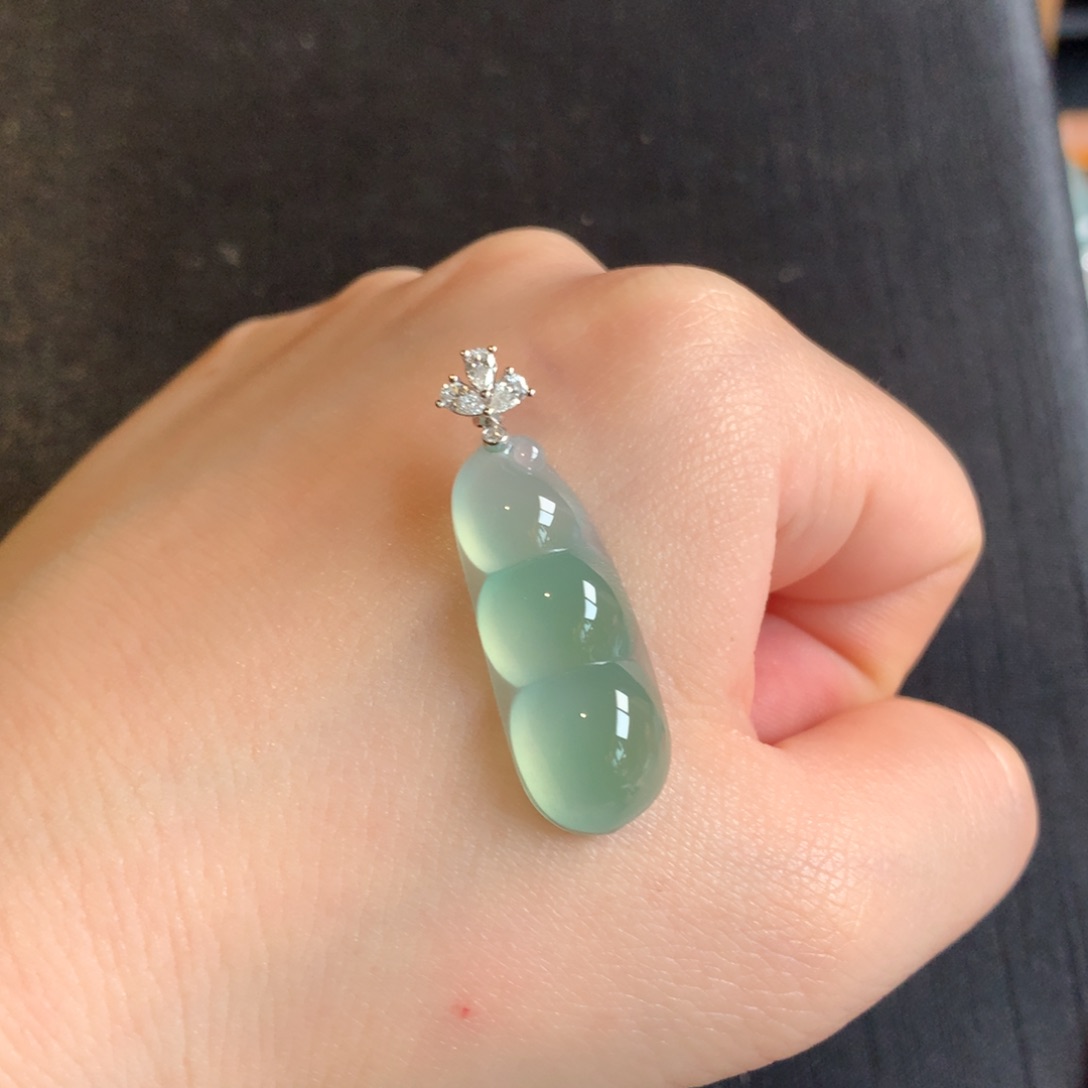 翡翠颈饰18K金镶嵌天然翡翠