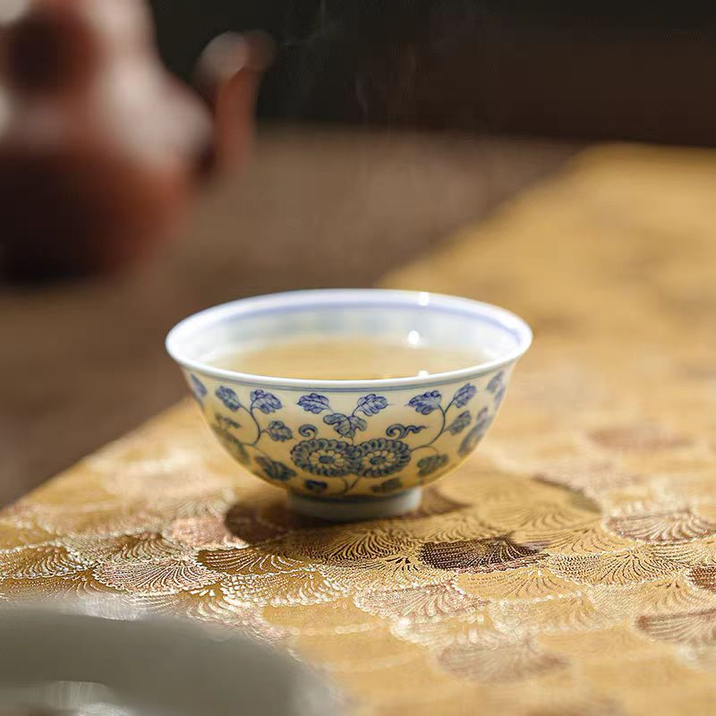 成化青花并蒂菊纹主人杯 95mL