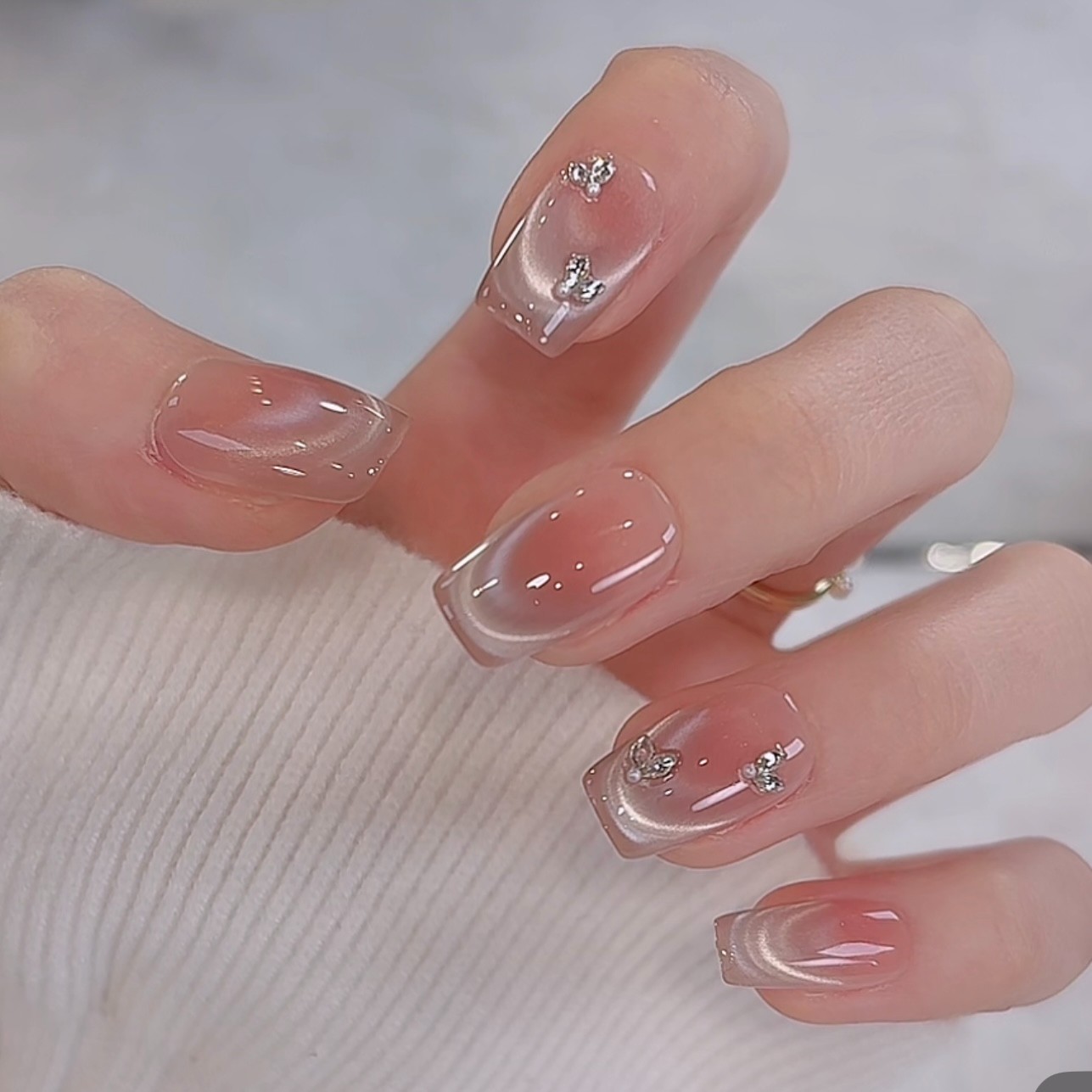 【简一精灵】纯手工穿戴甲秋冬新款法式猫眼裸色带钻美甲显白高级感