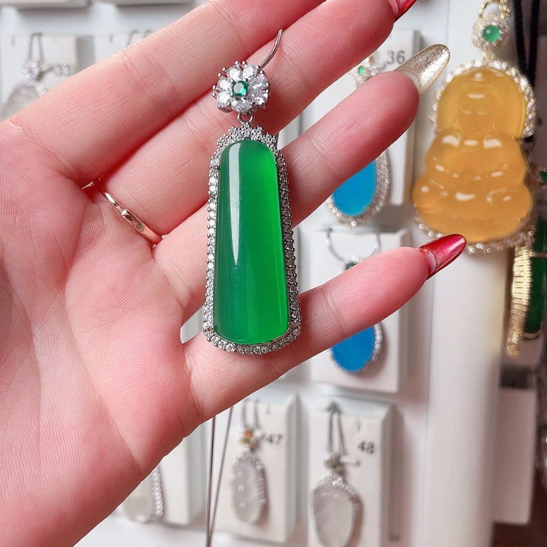 玛瑙/玉髓吊坠(赠链)未镶嵌