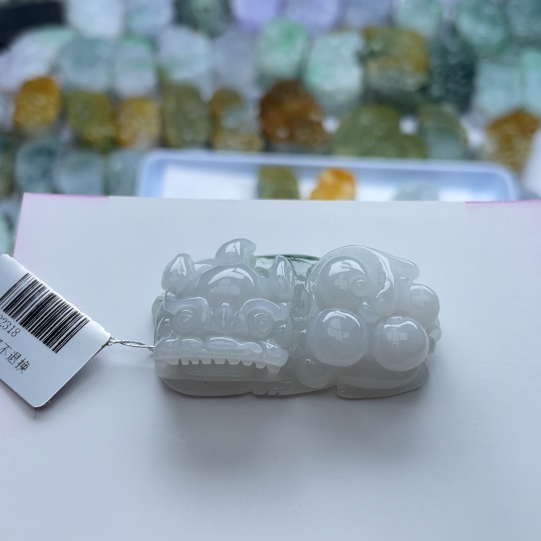 翡翠颈饰未镶嵌大**?貔貅